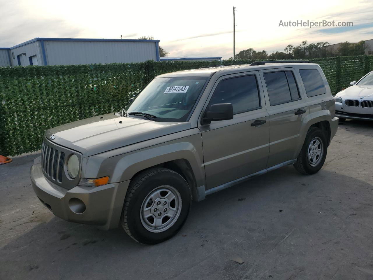 2008 Jeep Patriot Sport Tan vin: 1J8FT28W28D562159