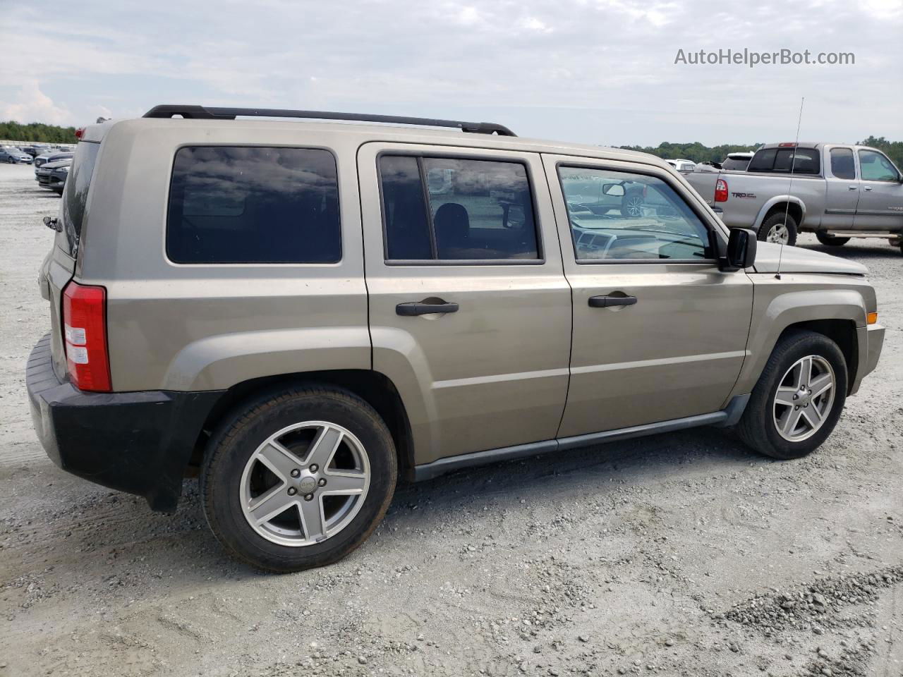 2008 Jeep Patriot Sport Gold vin: 1J8FT28W28D689655