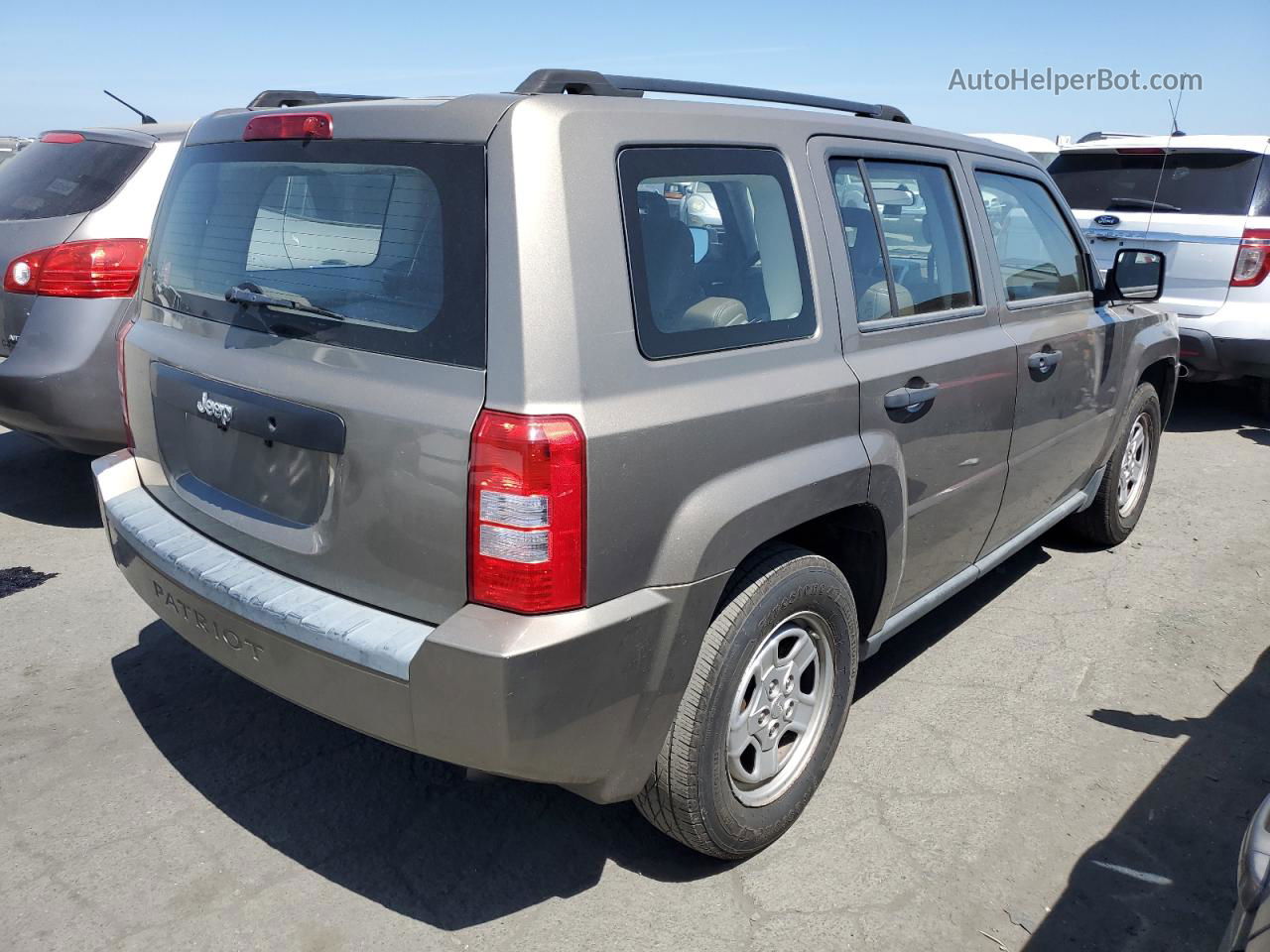 2008 Jeep Patriot Sport Tan vin: 1J8FT28W48D602175