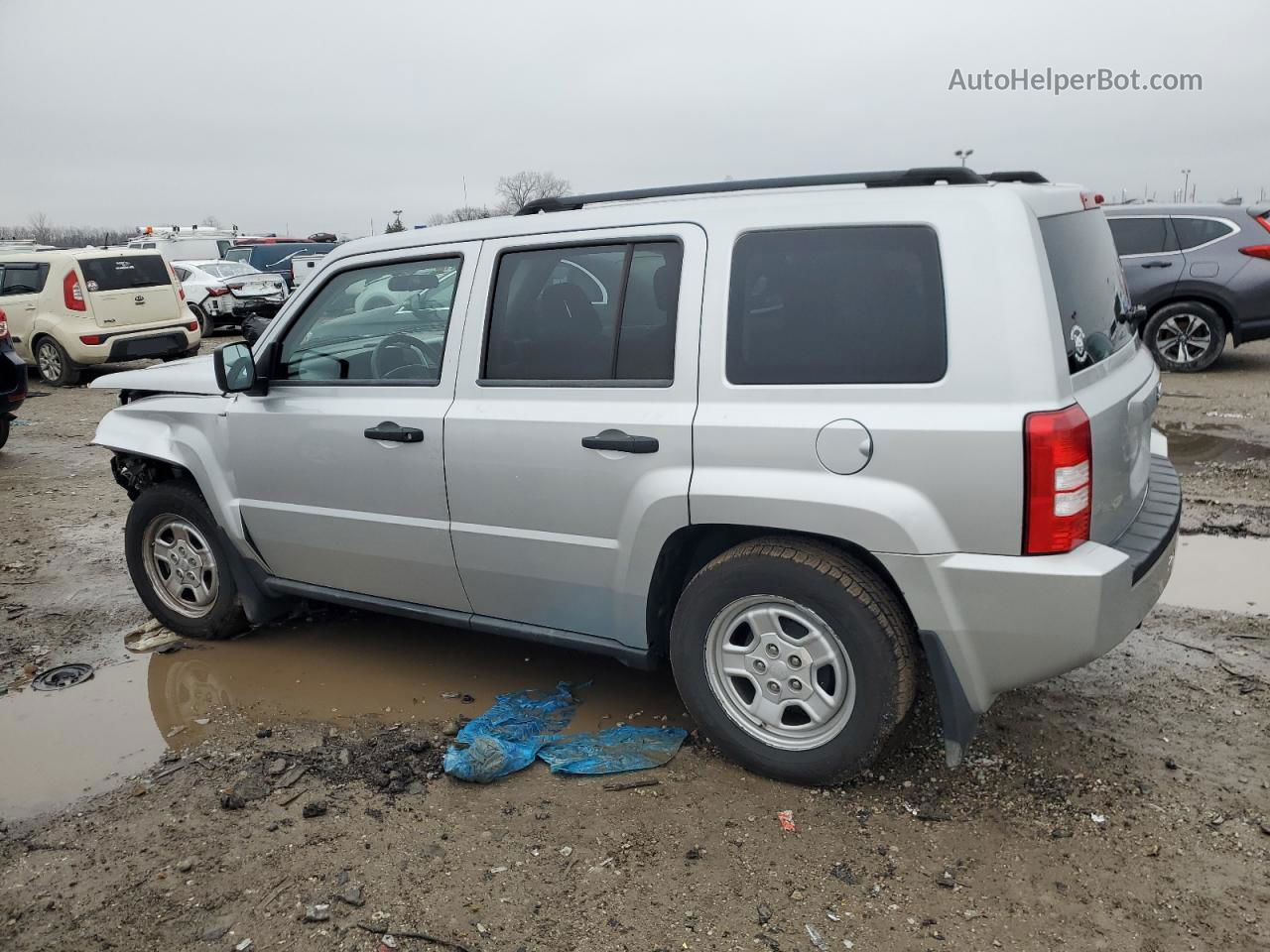 2008 Jeep Patriot Sport Серебряный vin: 1J8FT28W88D518084