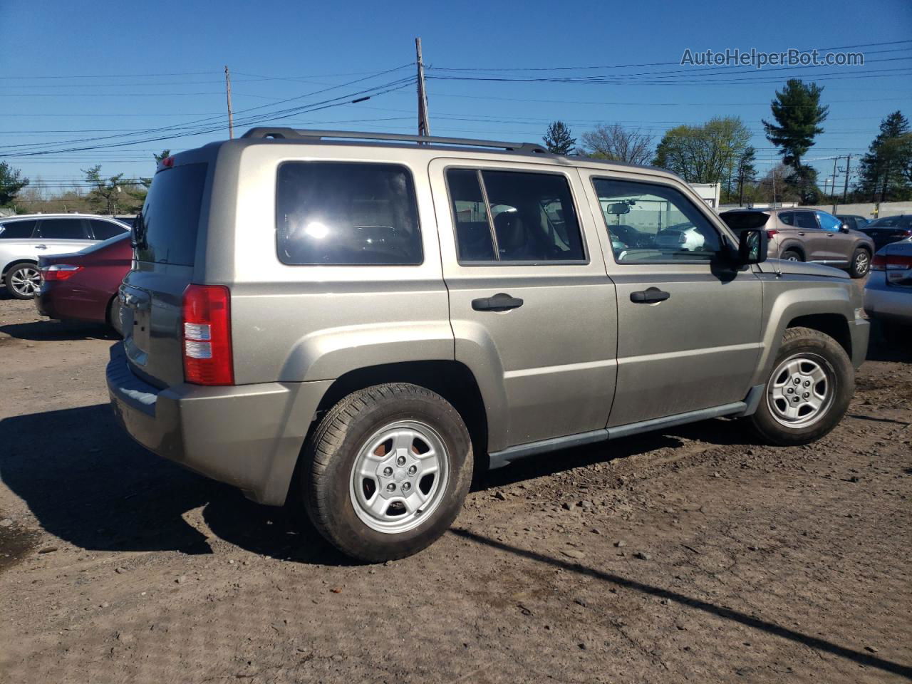 2008 Jeep Patriot Sport Tan vin: 1J8FT28W88D518831