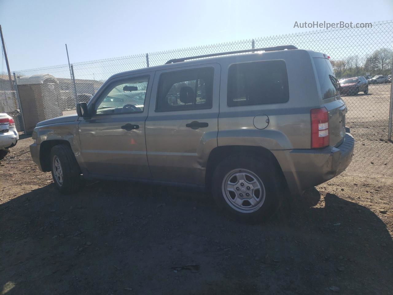 2008 Jeep Patriot Sport Tan vin: 1J8FT28W88D518831