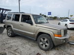 2006 Jeep Commander  Gold vin: 1J8HG48K06C264458