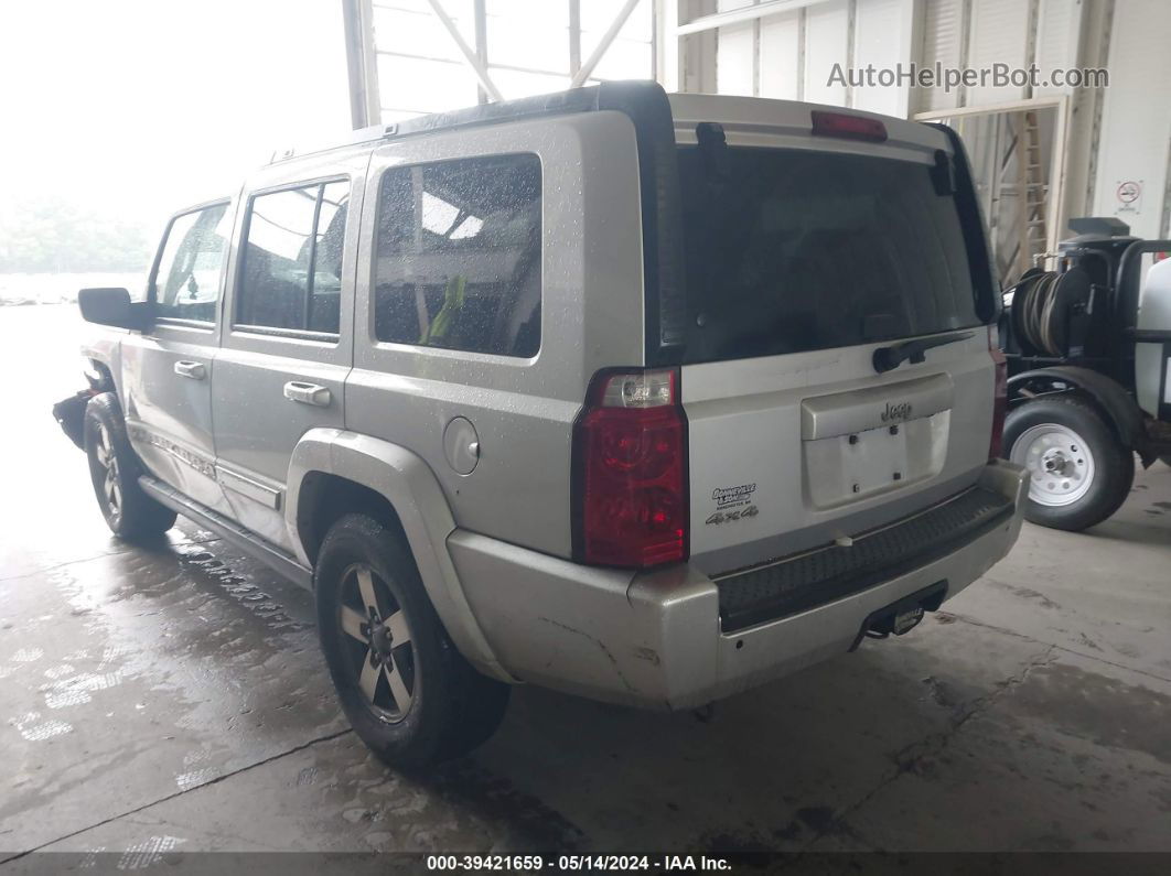 2006 Jeep Commander   Серебряный vin: 1J8HG48K06C273399