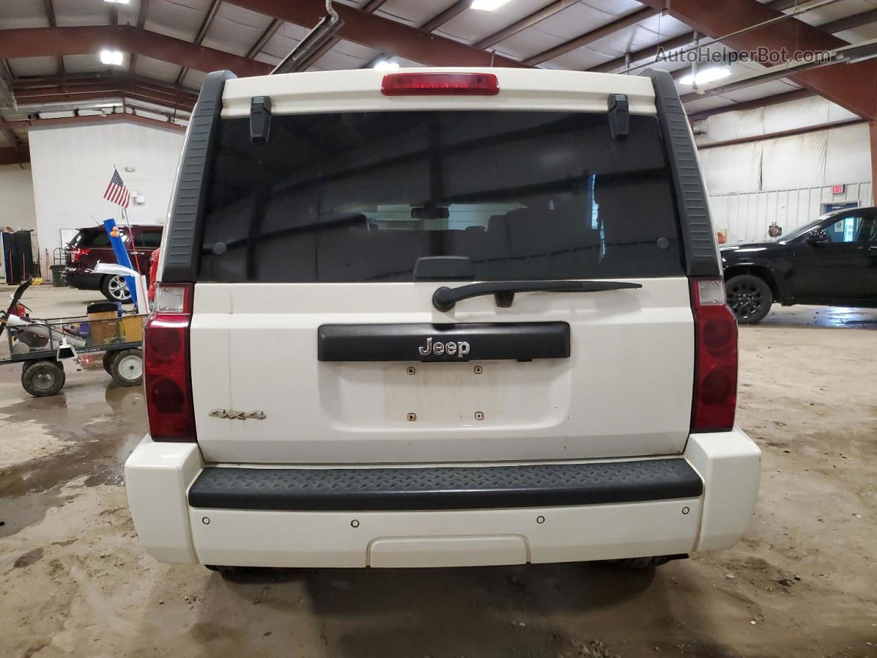 2006 Jeep Commander  White vin: 1J8HG48K16C209002