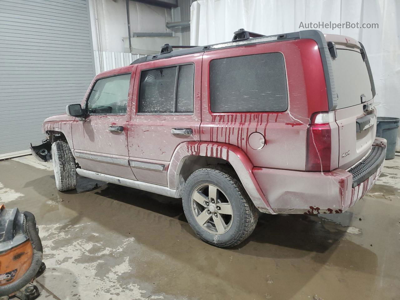 2006 Jeep Commander  Maroon vin: 1J8HG48K76C352584