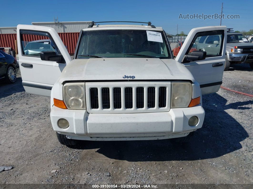 2006 Jeep Commander   White vin: 1J8HG48K86C208946