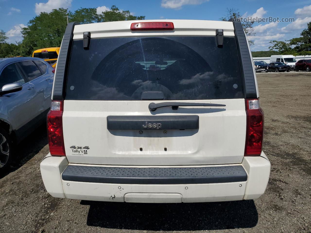 2006 Jeep Commander  White vin: 1J8HG48K86C305287