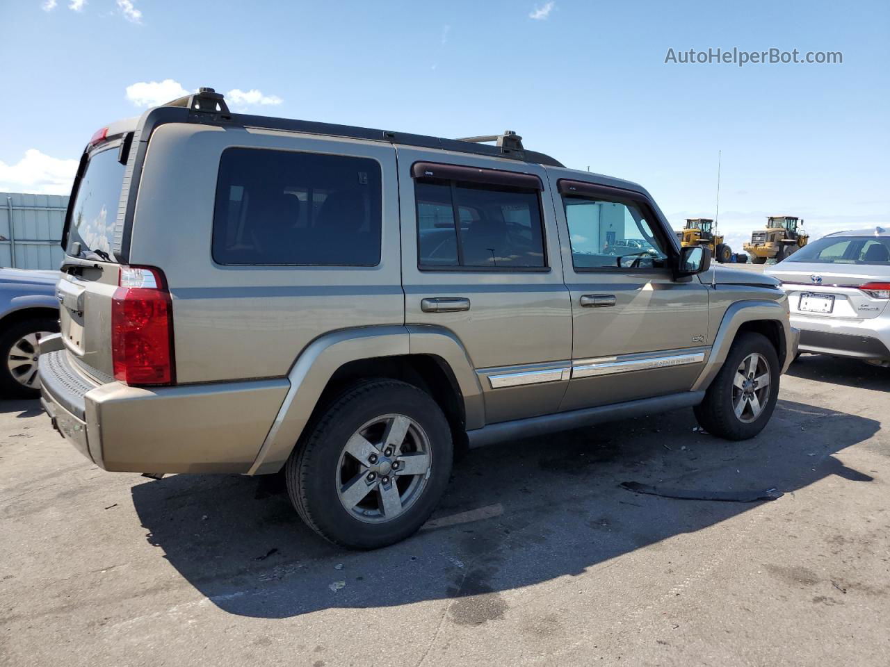 2006 Jeep Commander  Gold vin: 1J8HG48K96C273787