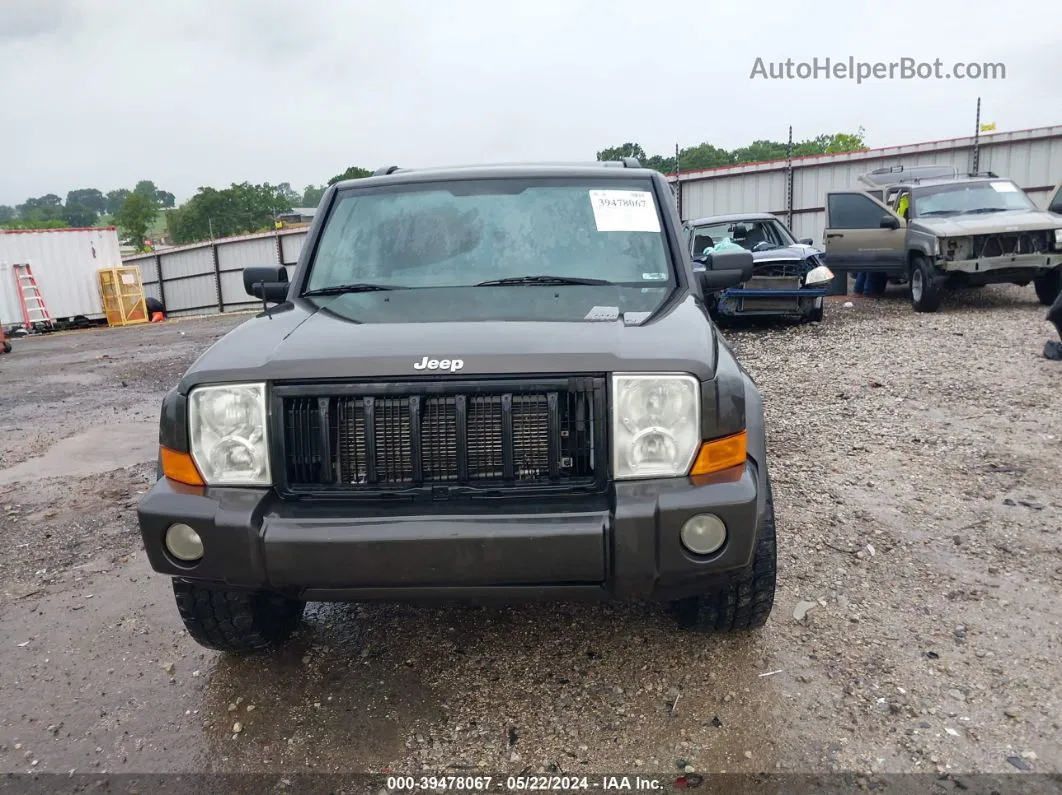 2006 Jeep Commander   Gold vin: 1J8HG48KX6C356841