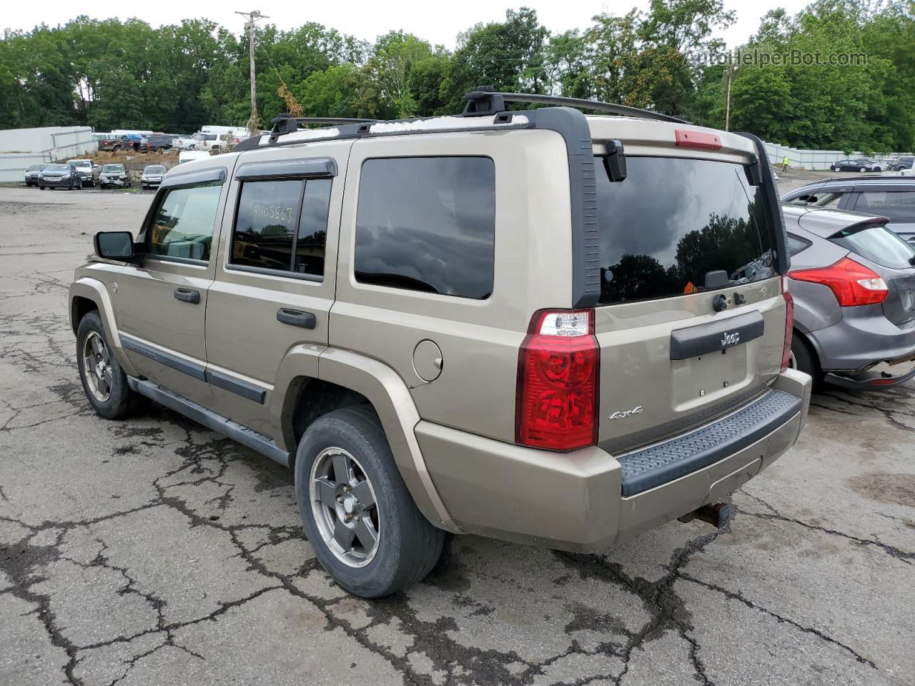 2006 Jeep Commander  Tan vin: 1J8HG48N06C198407