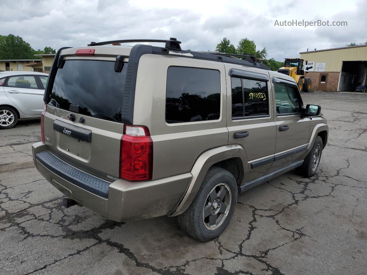 2006 Jeep Commander  Tan vin: 1J8HG48N06C198407