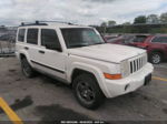 2006 Jeep Commander   White vin: 1J8HG48N06C228599