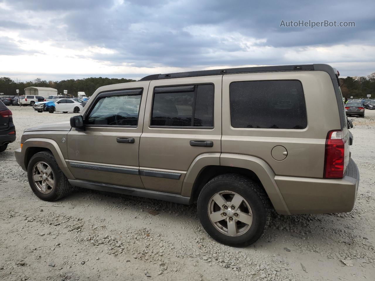 2006 Jeep Commander  Tan vin: 1J8HG48N86C104726