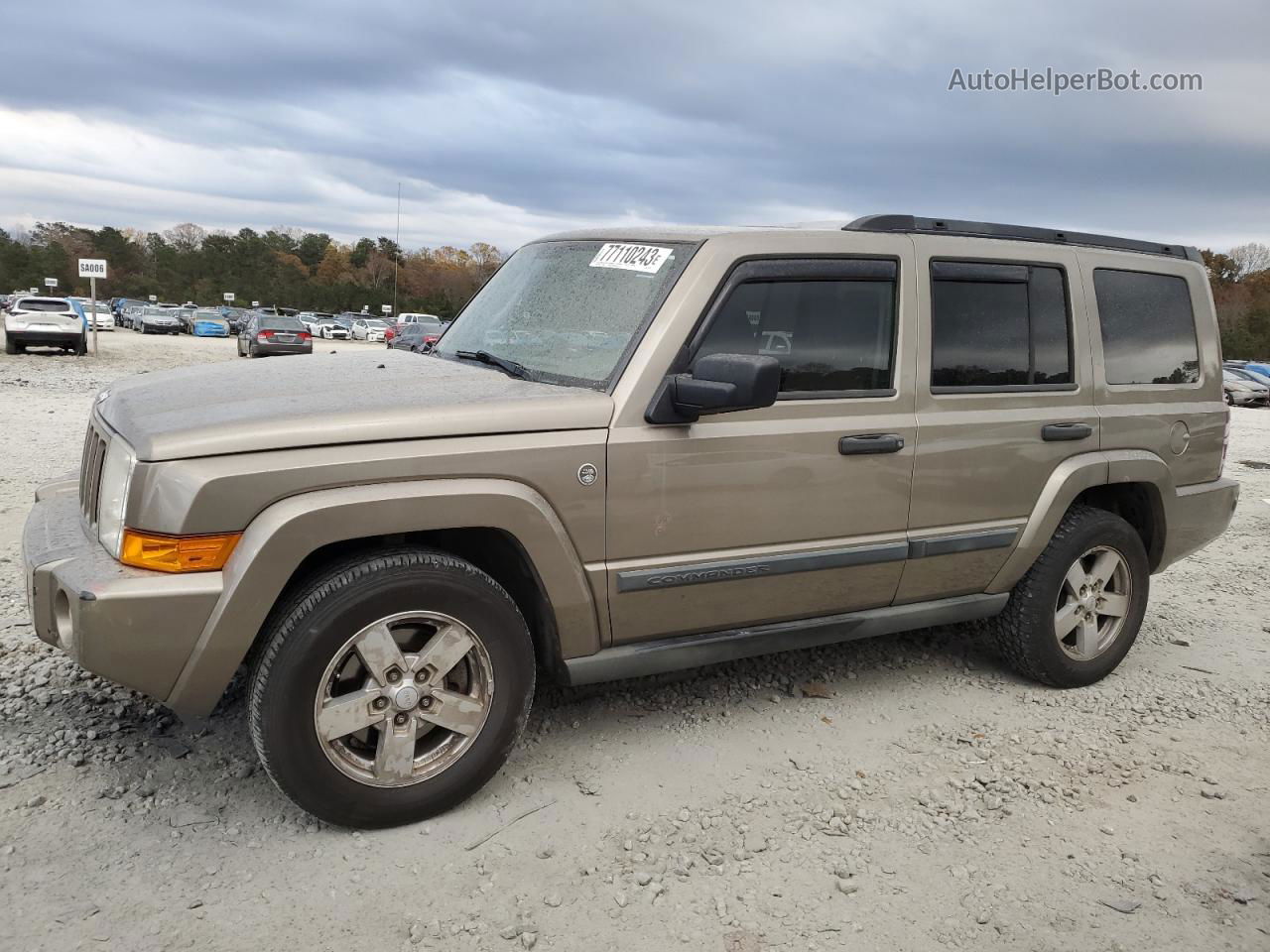 2006 Jeep Commander  Tan vin: 1J8HG48N86C104726