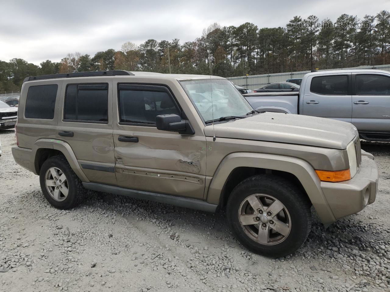 2006 Jeep Commander  Tan vin: 1J8HG48N86C104726