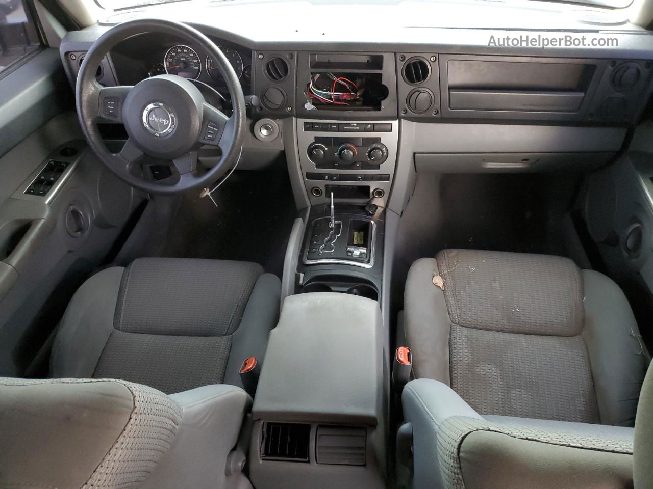 2006 Jeep Commander  Серебряный vin: 1J8HG48N96C104282