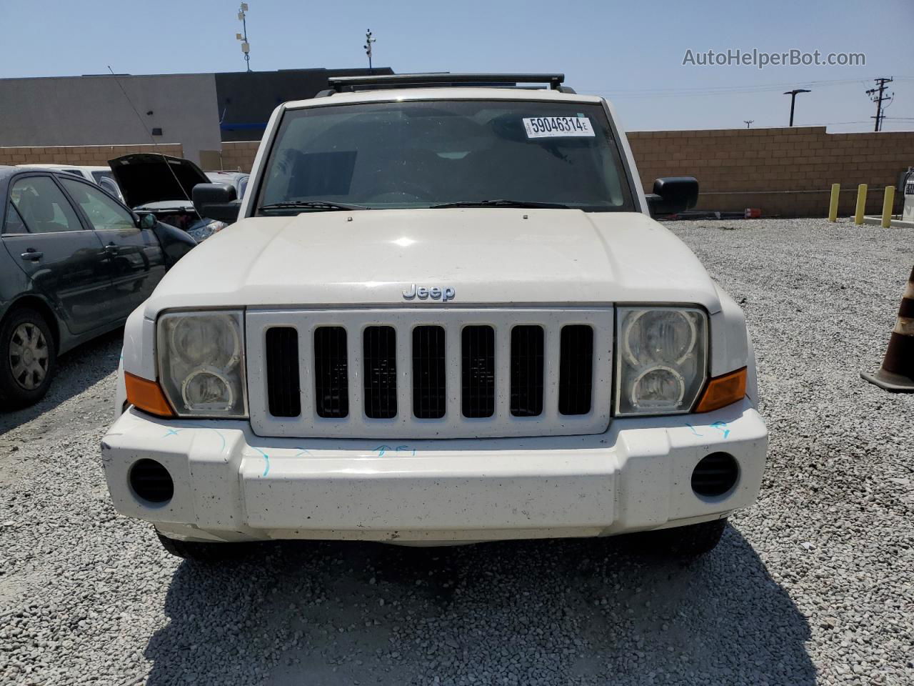 2006 Jeep Commander  White vin: 1J8HG48N96C212143