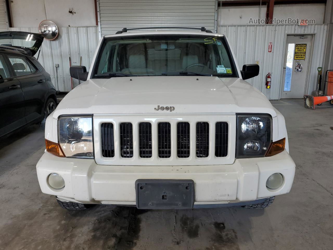 2006 Jeep Commander  White vin: 1J8HG48NX6C246768