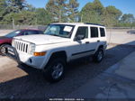 2006 Jeep Commander   White vin: 1J8HH48K26C329100