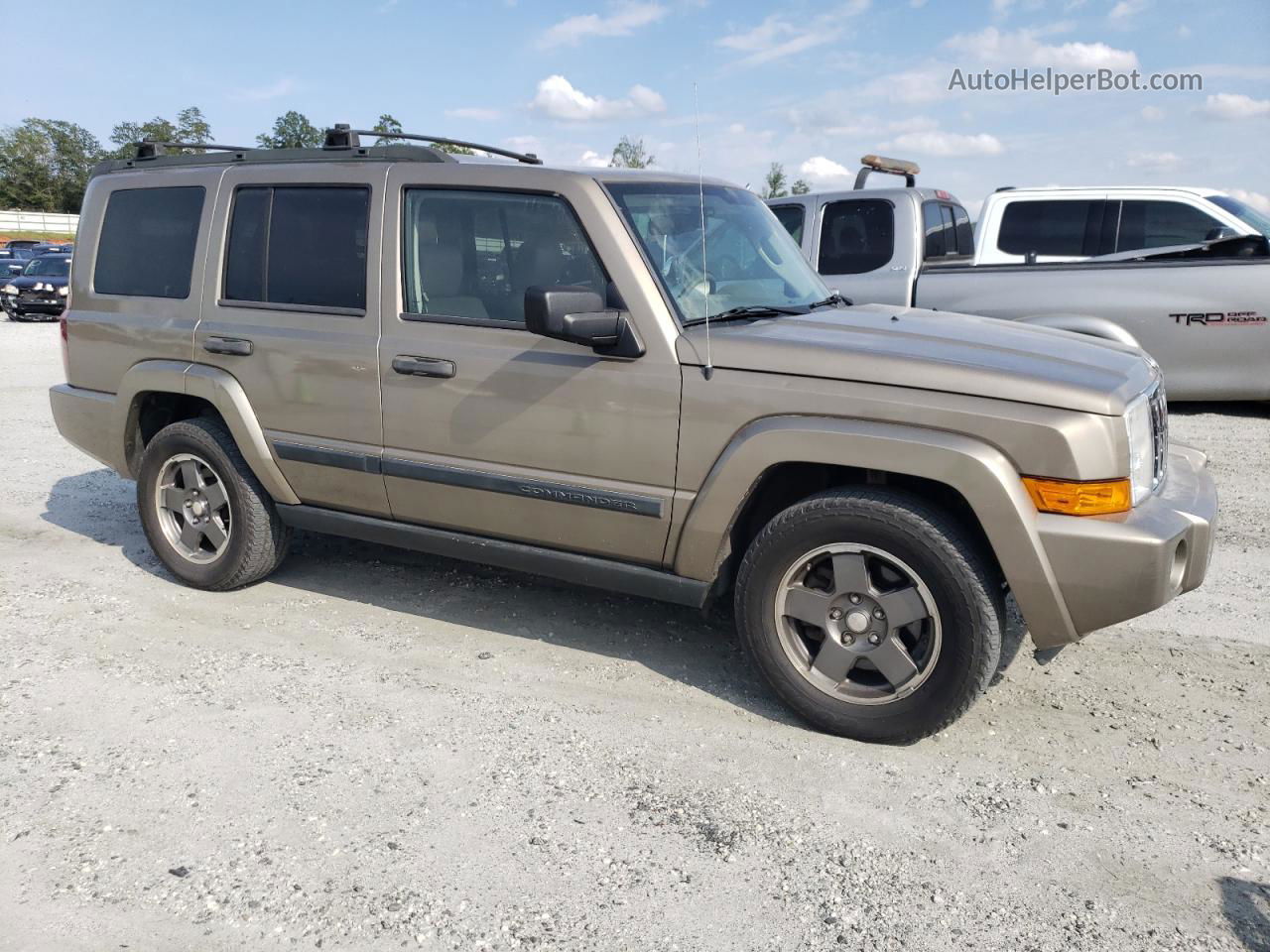 2006 Jeep Commander  Gold vin: 1J8HH48K36C176176