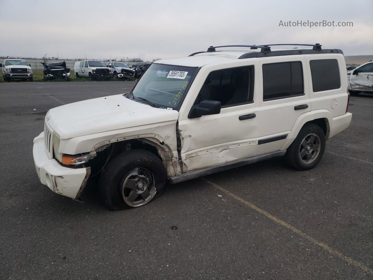 2006 Jeep Commander  White vin: 1J8HH48NX6C210981