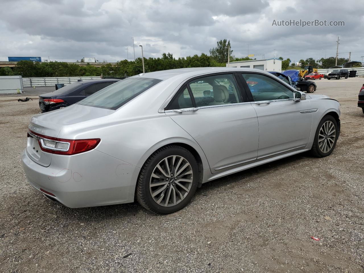 2017 Lincoln Continental Select Серебряный vin: 1LN6L9SK7H5636588