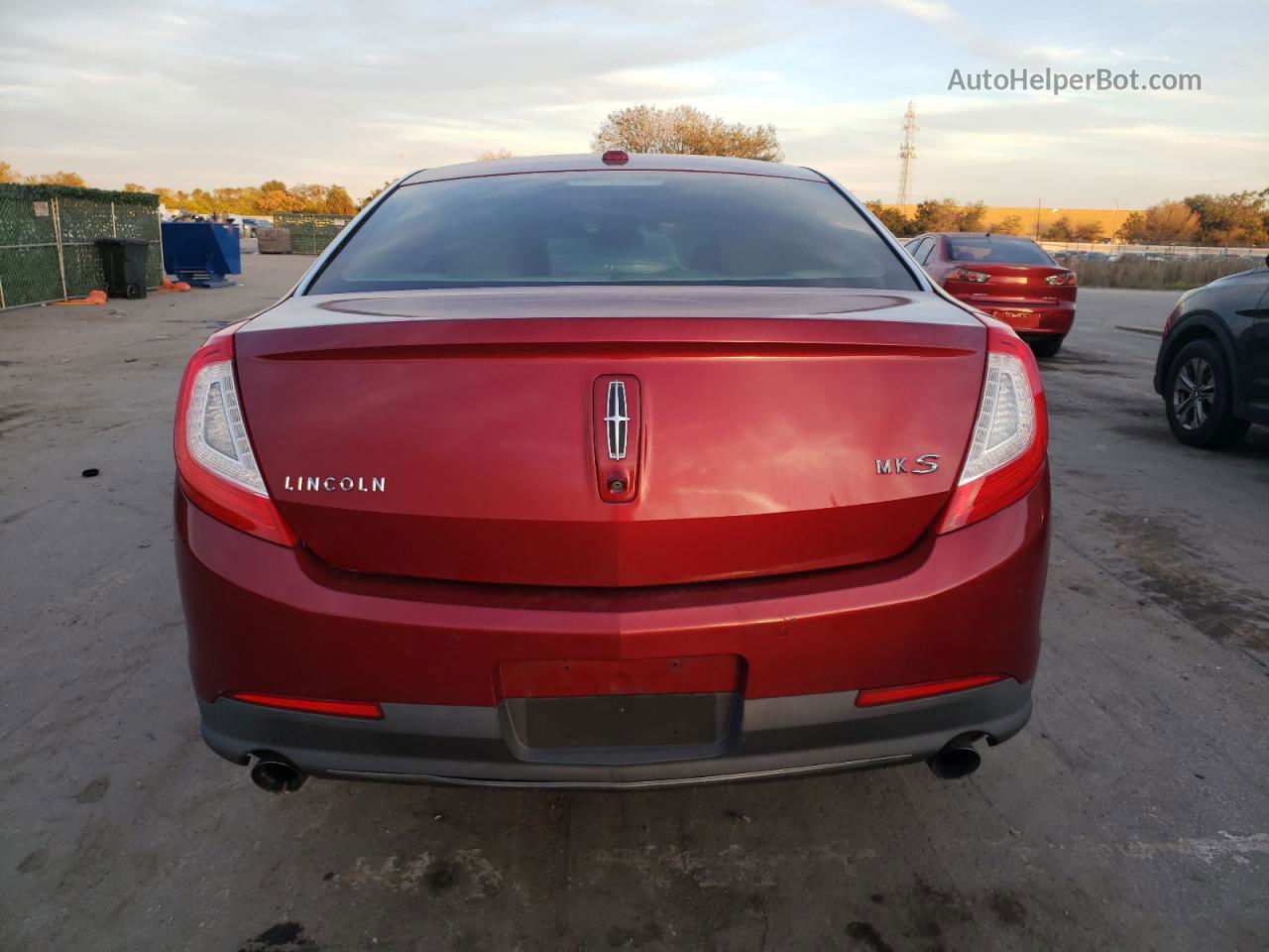 2014 Lincoln Mks  Красный vin: 1LNHL9DK6EG611977