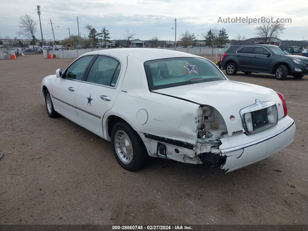 1999 Lincoln Town Car Executive White vin: 1LNHM81W0XY641018