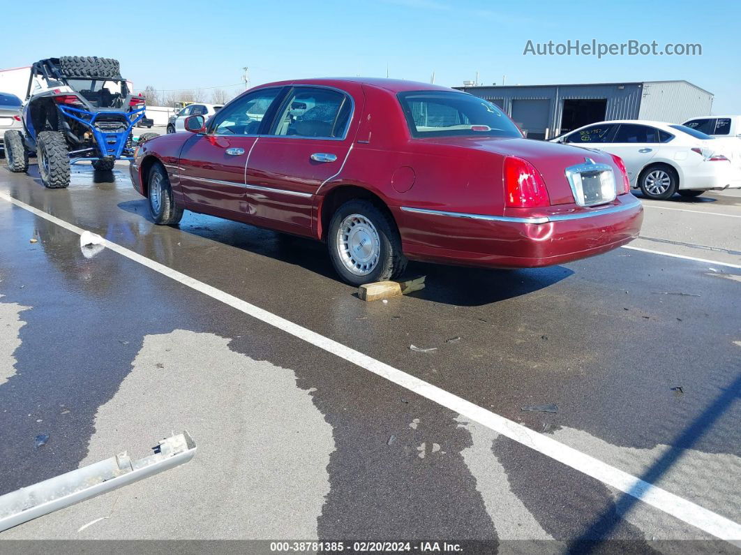 1999 Lincoln Town Car Executive Burgundy vin: 1LNHM81W1XY646048