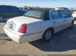 1999 Lincoln Town Car Executive Бежевый vin: 1LNHM81W4XY654662