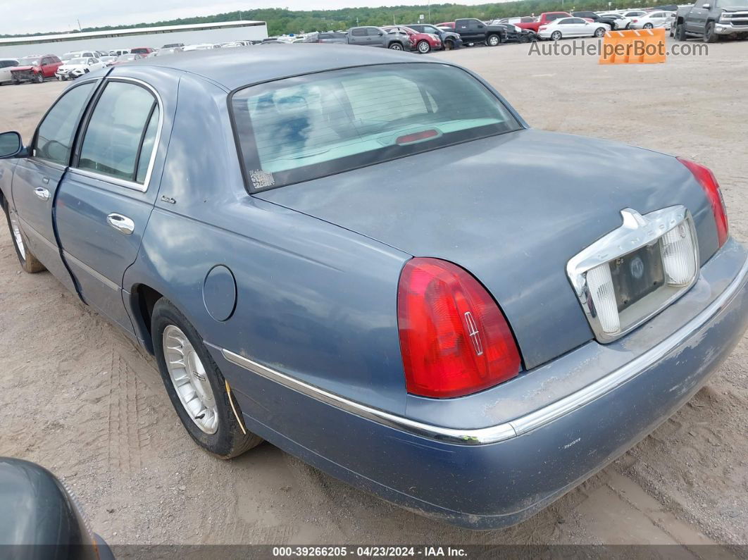 1999 Lincoln Town Car Executive Blue vin: 1LNHM81W4XY691615