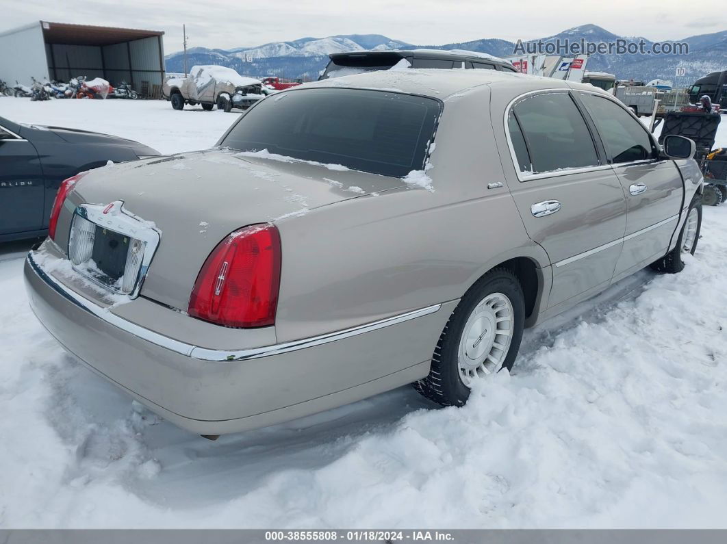 1999 Lincoln Town Car Executive Tan vin: 1LNHM81W4XY700006