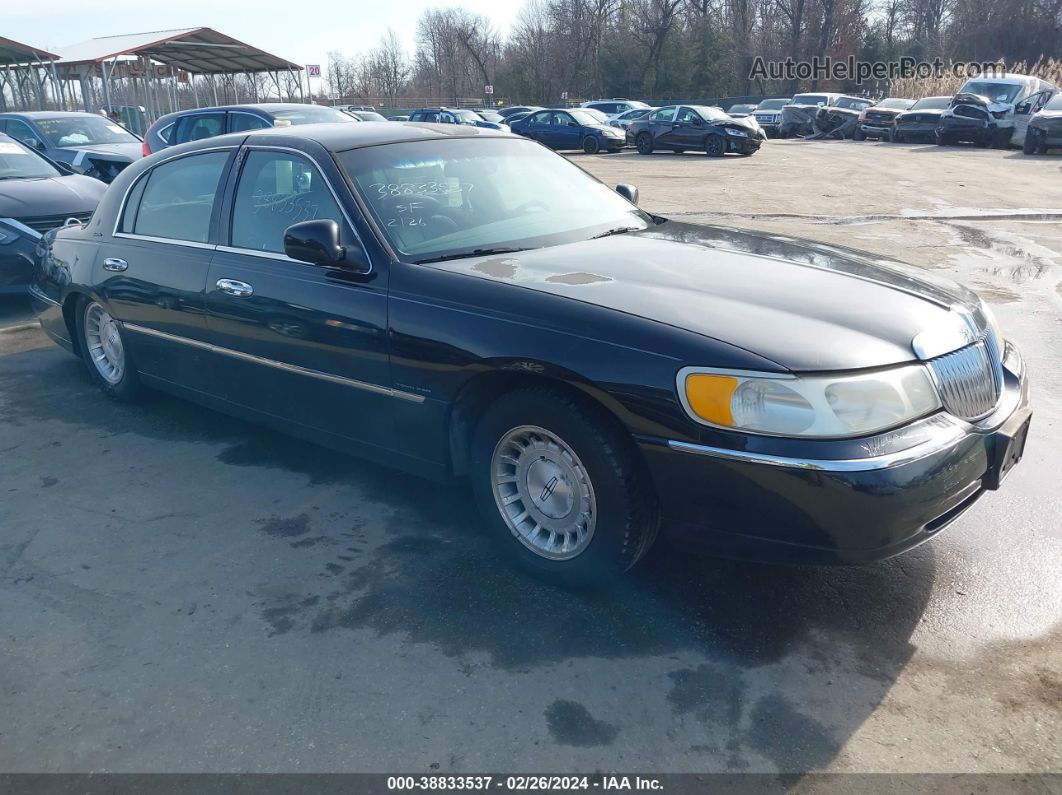 1999 Lincoln Town Car Executive Black vin: 1LNHM81W6XY661693