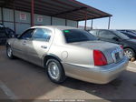 1999 Lincoln Town Car Executive Beige vin: 1LNHM81W6XY674136