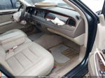 1999 Lincoln Town Car Executive Зеленый vin: 1LNHM81W7XY632171