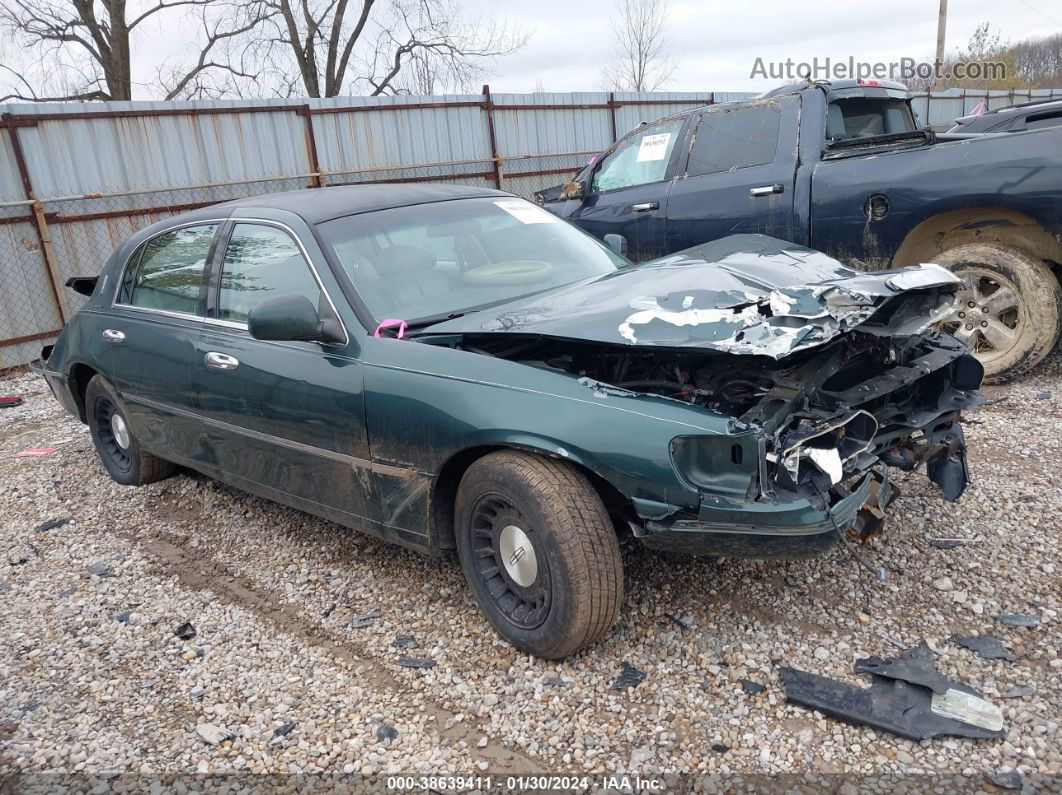 1999 Lincoln Town Car Executive Зеленый vin: 1LNHM81W7XY632171