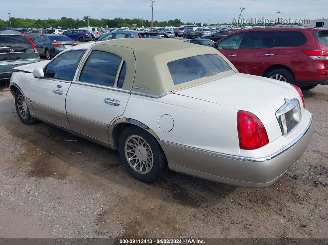 1999 Lincoln Town Car Signature White vin: 1LNHM82W0XY707372