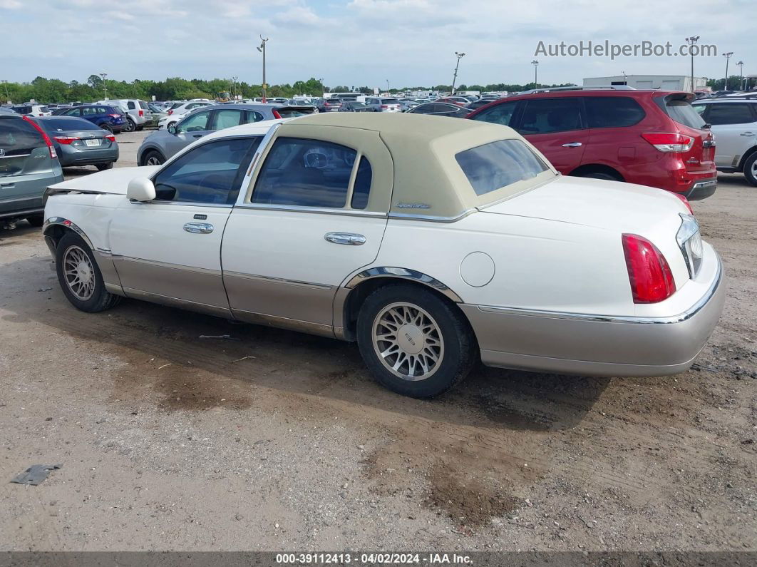 1999 Lincoln Town Car Signature White vin: 1LNHM82W0XY707372