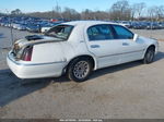 1999 Lincoln Town Car Signature White vin: 1LNHM82W3XY620484