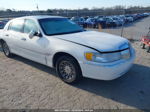 1999 Lincoln Town Car Signature White vin: 1LNHM82W3XY620484