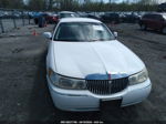 1999 Lincoln Town Car Signature White vin: 1LNHM82W3XY625572