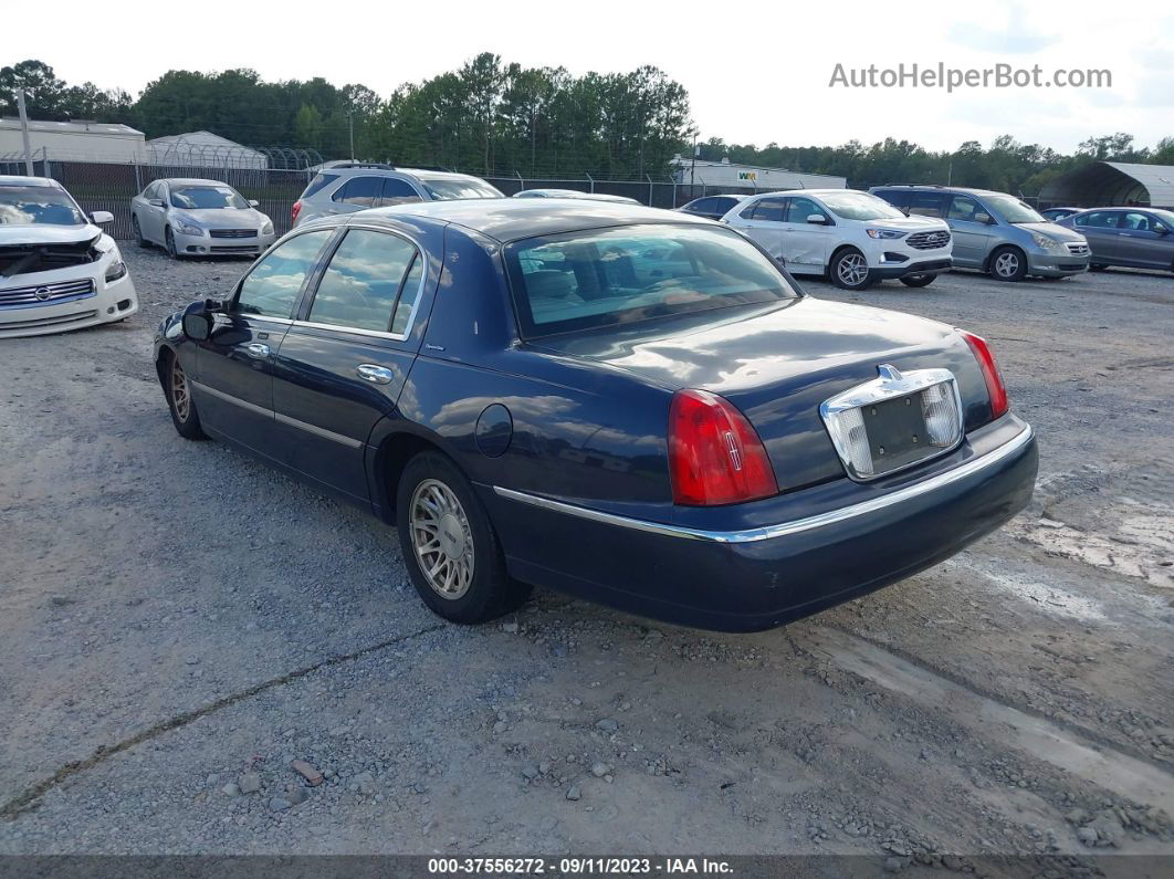 1999 Lincoln Town Car Signature Blue vin: 1LNHM82W4XY673193