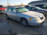 1999 Lincoln Town Car Signature Серебряный vin: 1LNHM82W5XY624780