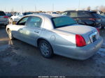 1999 Lincoln Town Car Signature Серебряный vin: 1LNHM82W5XY624780