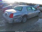 1999 Lincoln Town Car Signature Серебряный vin: 1LNHM82W5XY624780