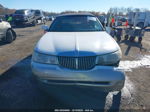 1999 Lincoln Town Car Signature White vin: 1LNHM82W7XY708681