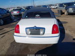 1999 Lincoln Town Car Signature White vin: 1LNHM82W7XY708681