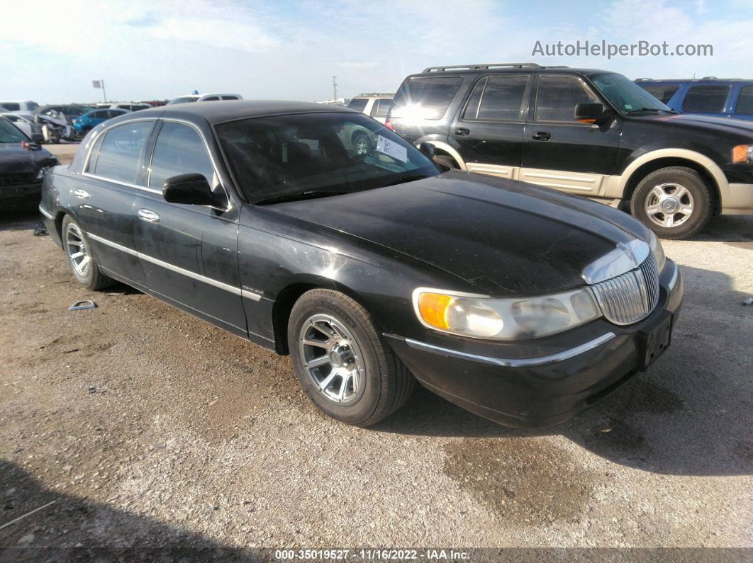 1999 Lincoln Town Car Signature Black vin: 1LNHM82W8XY645557