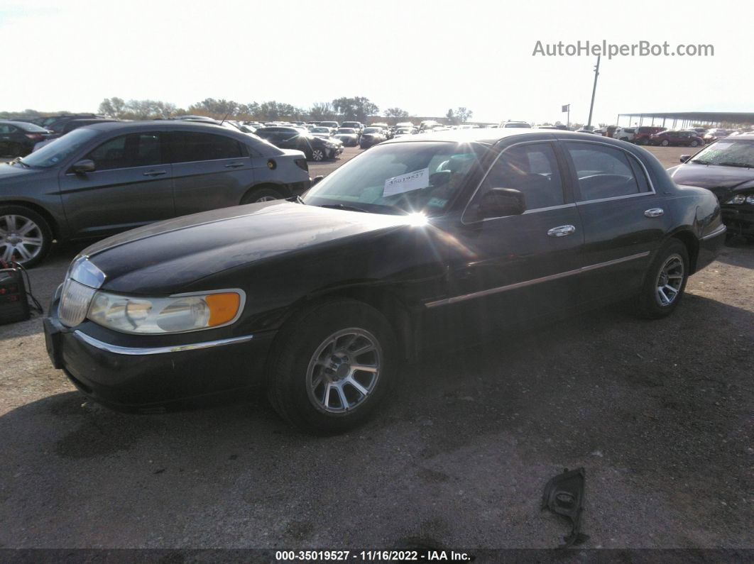 1999 Lincoln Town Car Signature Black vin: 1LNHM82W8XY645557